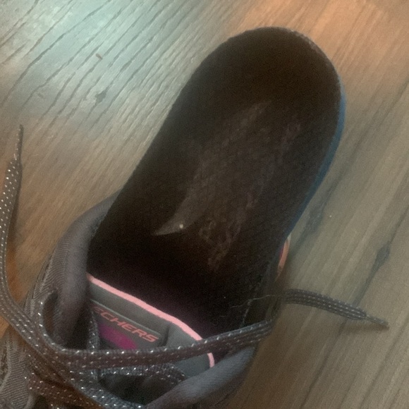 Sketchers size 6 arch support women’s shoes. - Picture 11 of 12